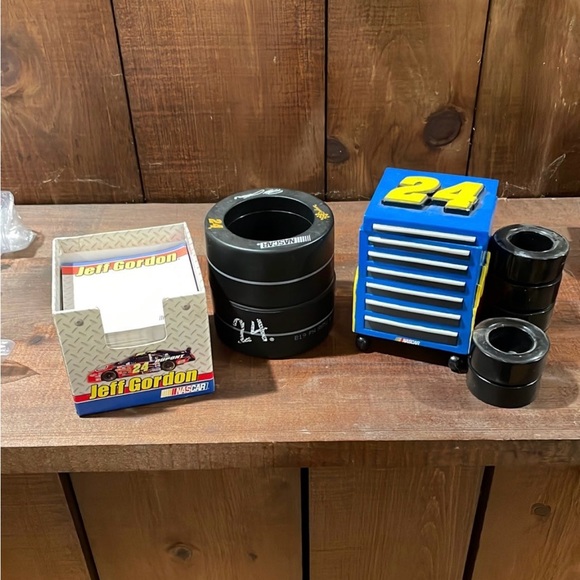 Jeff Gordon Desk Memorabilia - Picture 1 of 5